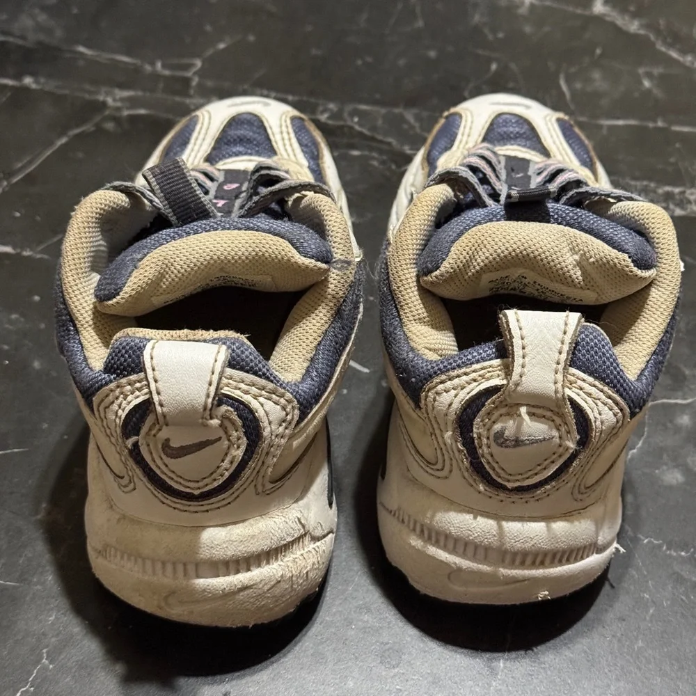 Vintage 90s Nike Retro Y2K Girls 12.5 Chunky Sneakers